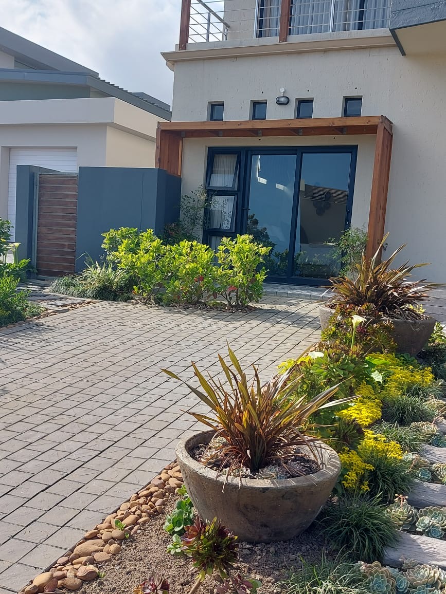 5 Bedroom Property for Sale in Oubaai Western Cape